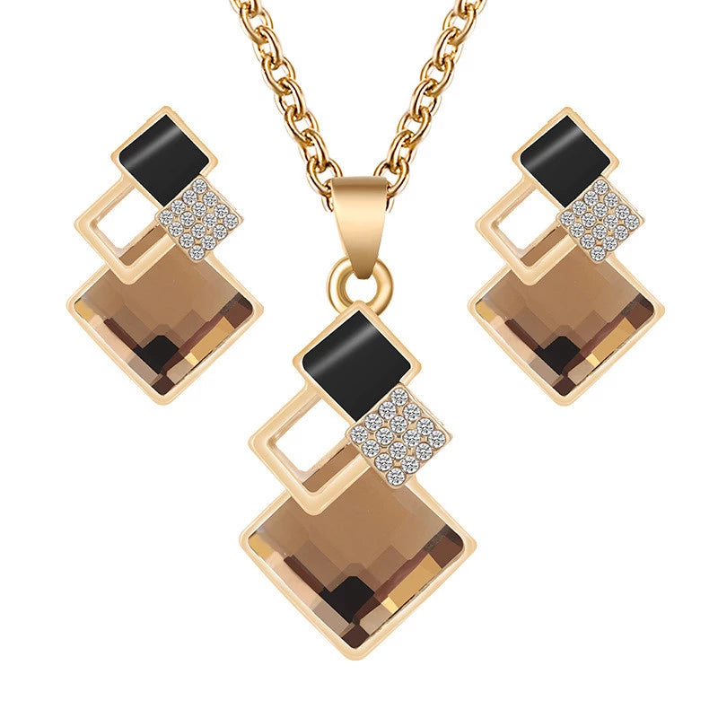 Fashion Crystal Pendants Necklace Earrings Set